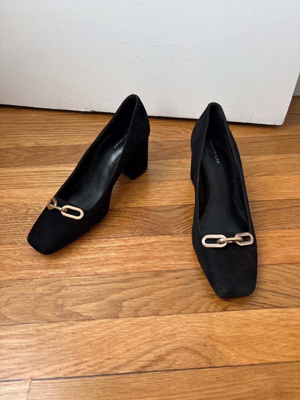 Ann Taylor Black Suede Block Heels, Chain Buckle, Sz 7.5, EUC